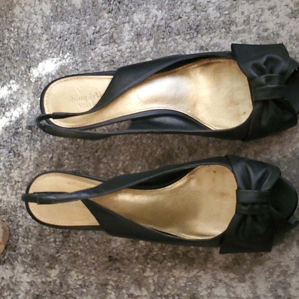 Simply Vera Wang black leather heels